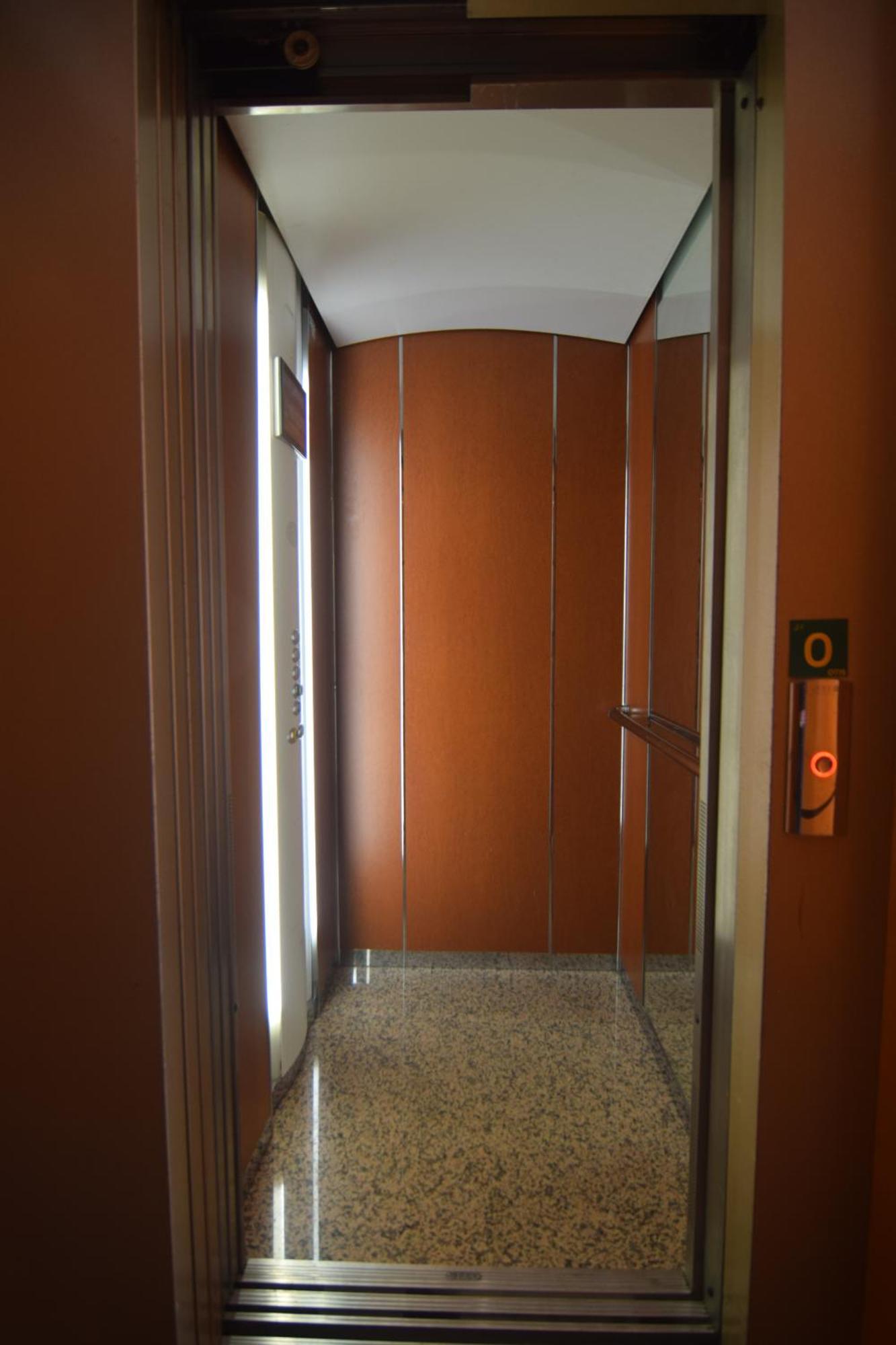 Hospedium Dlj Andujar Centro Apartment Luaran gambar